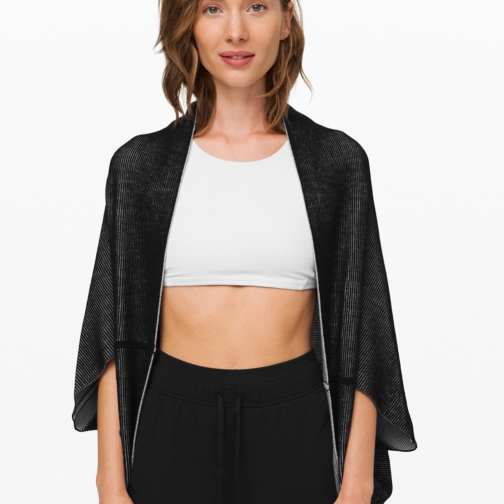 Lululemon exaltation wrap